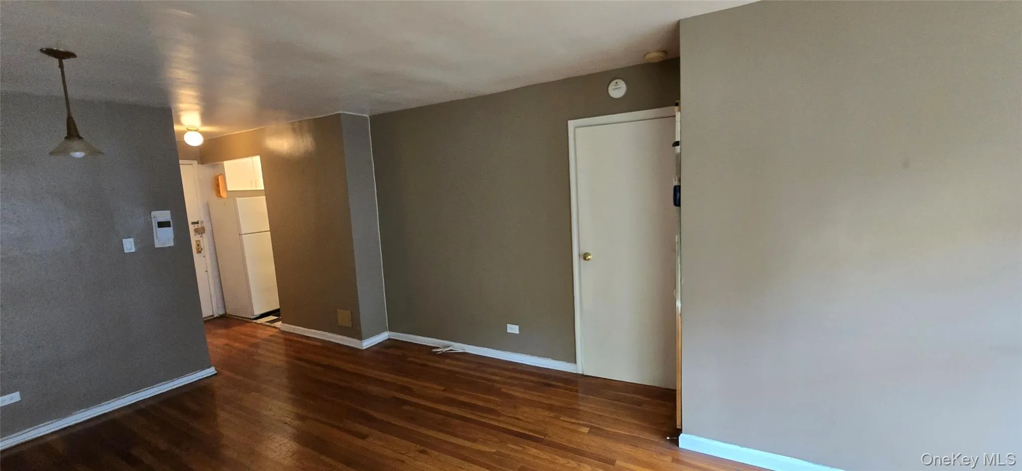 94-11 60th Avenue, New York, NY, 1 Bedroom Bedrooms, 3 Rooms Rooms,1 BathroomBathrooms,Residential,For Rent,60th,0,917909 94-11 60th Avenue, New York, NY, 1 Bedroom Bedrooms, 3 Rooms Rooms,1 BathroomBathrooms,Residential,For Rent,60th,0,917909