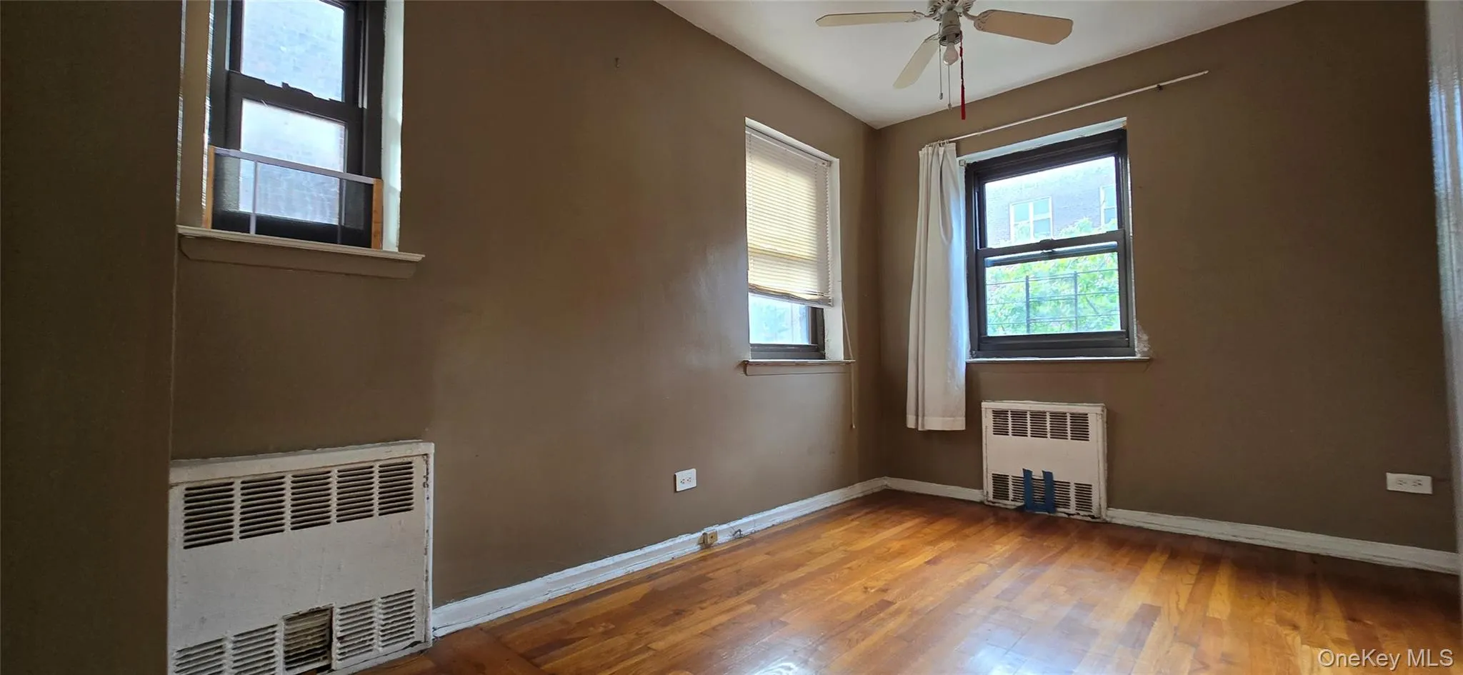 94-11 60th Avenue, New York, NY, 1 Bedroom Bedrooms, 3 Rooms Rooms,1 BathroomBathrooms,Residential,For Rent,60th,0,917909 94-11 60th Avenue, New York, NY, 1 Bedroom Bedrooms, 3 Rooms Rooms,1 BathroomBathrooms,Residential,For Rent,60th,0,917909
