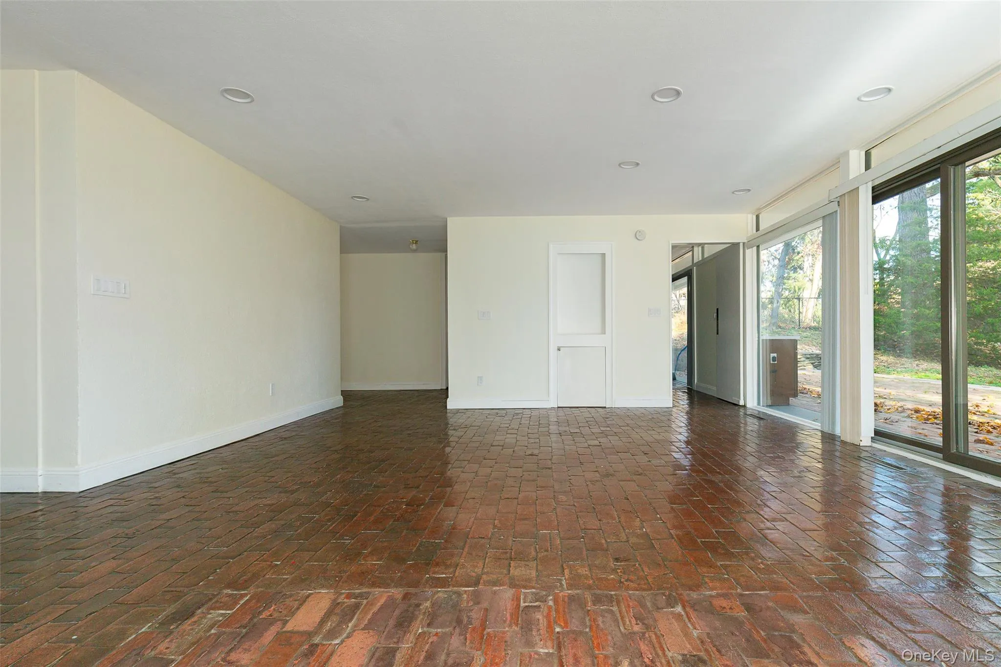 7 Ferris Lane, Poughkeepsie, NY, 5 Bedrooms Bedrooms, 16 Rooms Rooms,2 BathroomsBathrooms,Residential,For Rent,Ferris,0,918376 7 Ferris Lane, Poughkeepsie, NY, 5 Bedrooms Bedrooms, 16 Rooms Rooms,2 BathroomsBathrooms,Residential,For Rent,Ferris,0,918376