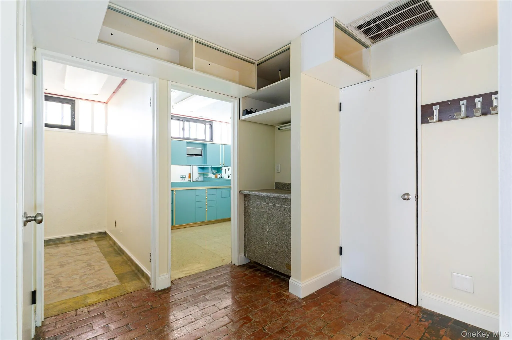 7 Ferris Lane, Poughkeepsie, NY, 5 Bedrooms Bedrooms, 16 Rooms Rooms,2 BathroomsBathrooms,Residential,For Rent,Ferris,0,918376 7 Ferris Lane, Poughkeepsie, NY, 5 Bedrooms Bedrooms, 16 Rooms Rooms,2 BathroomsBathrooms,Residential,For Rent,Ferris,0,918376