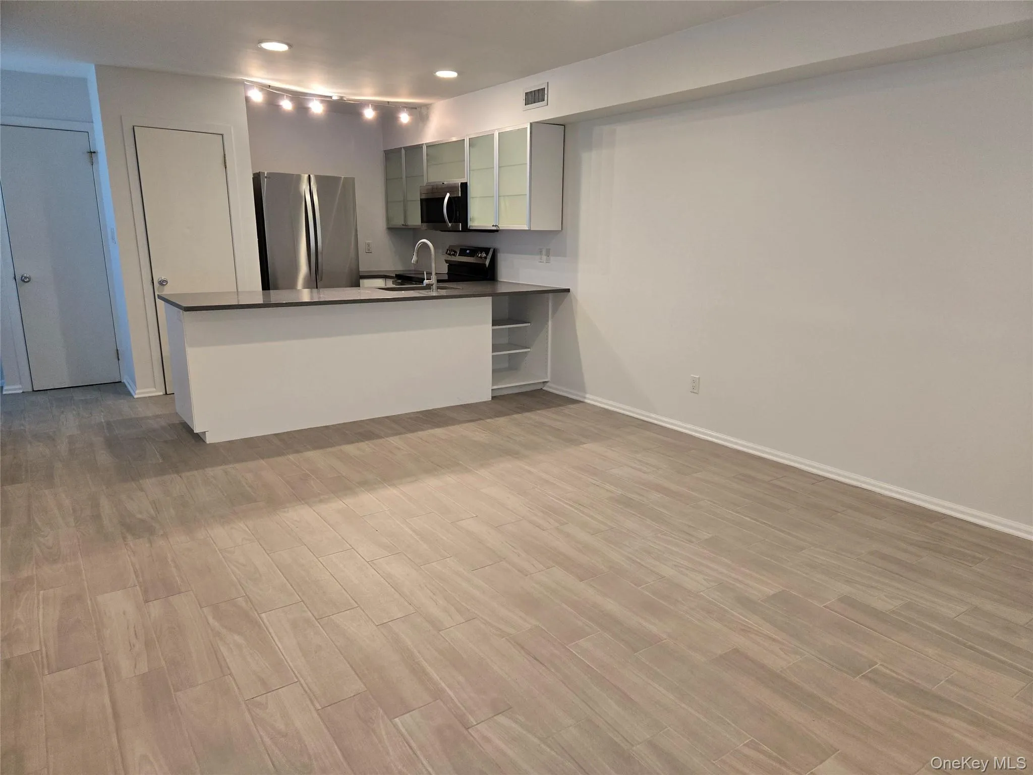 90 Firwood Road, North Hempstead, NY, 2 Bedrooms Bedrooms, 4 Rooms Rooms,1 BathroomBathrooms,Residential Lease,Idx,Firwood,0,918647 90 Firwood Road, North Hempstead, NY, 2 Bedrooms Bedrooms, 4 Rooms Rooms,1 BathroomBathrooms,Residential Lease,Idx,Firwood,0,918647