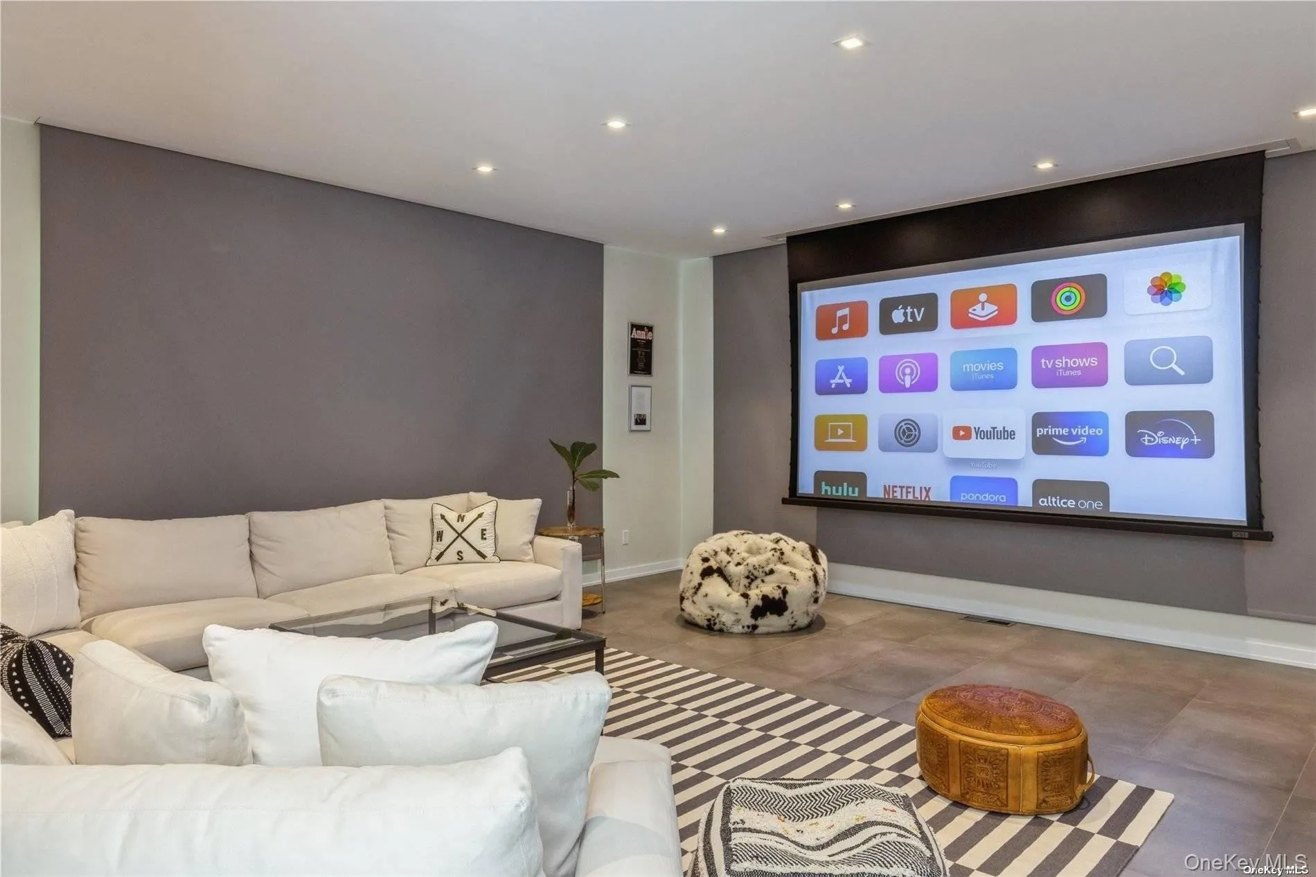 Cinema with recessed lighting and baseboards Cinema with recessed lighting and baseboards