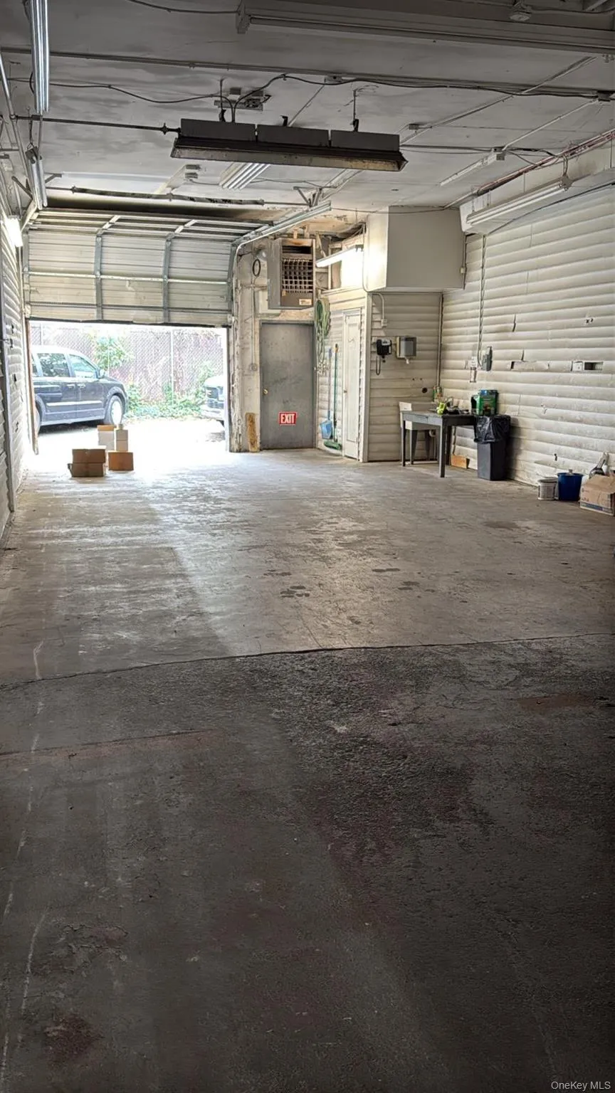 Garage with a heating unit Garage with a heating unit