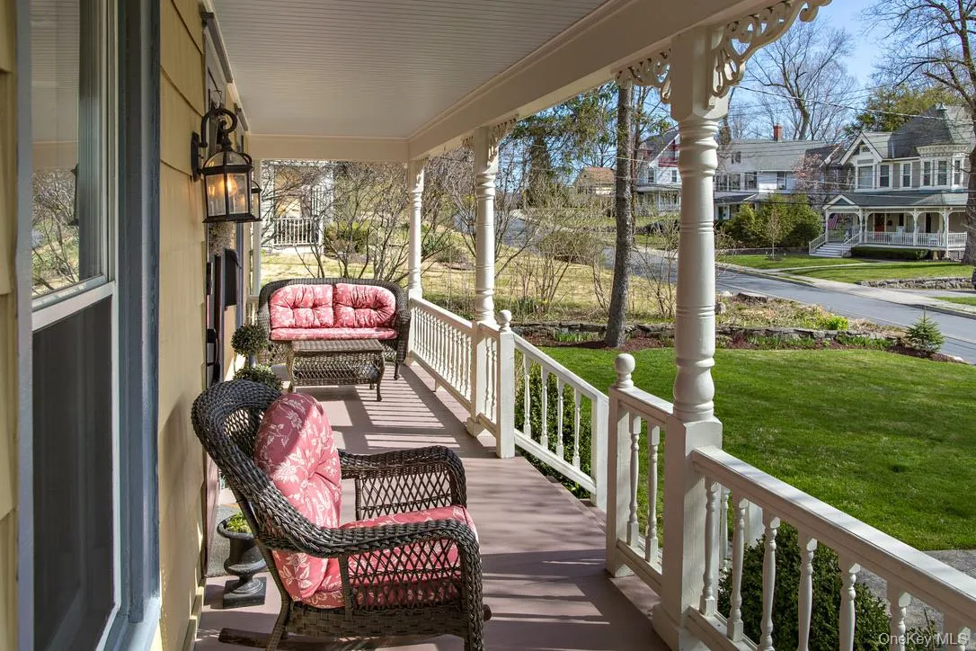 Porch with a yard Porch with a yard