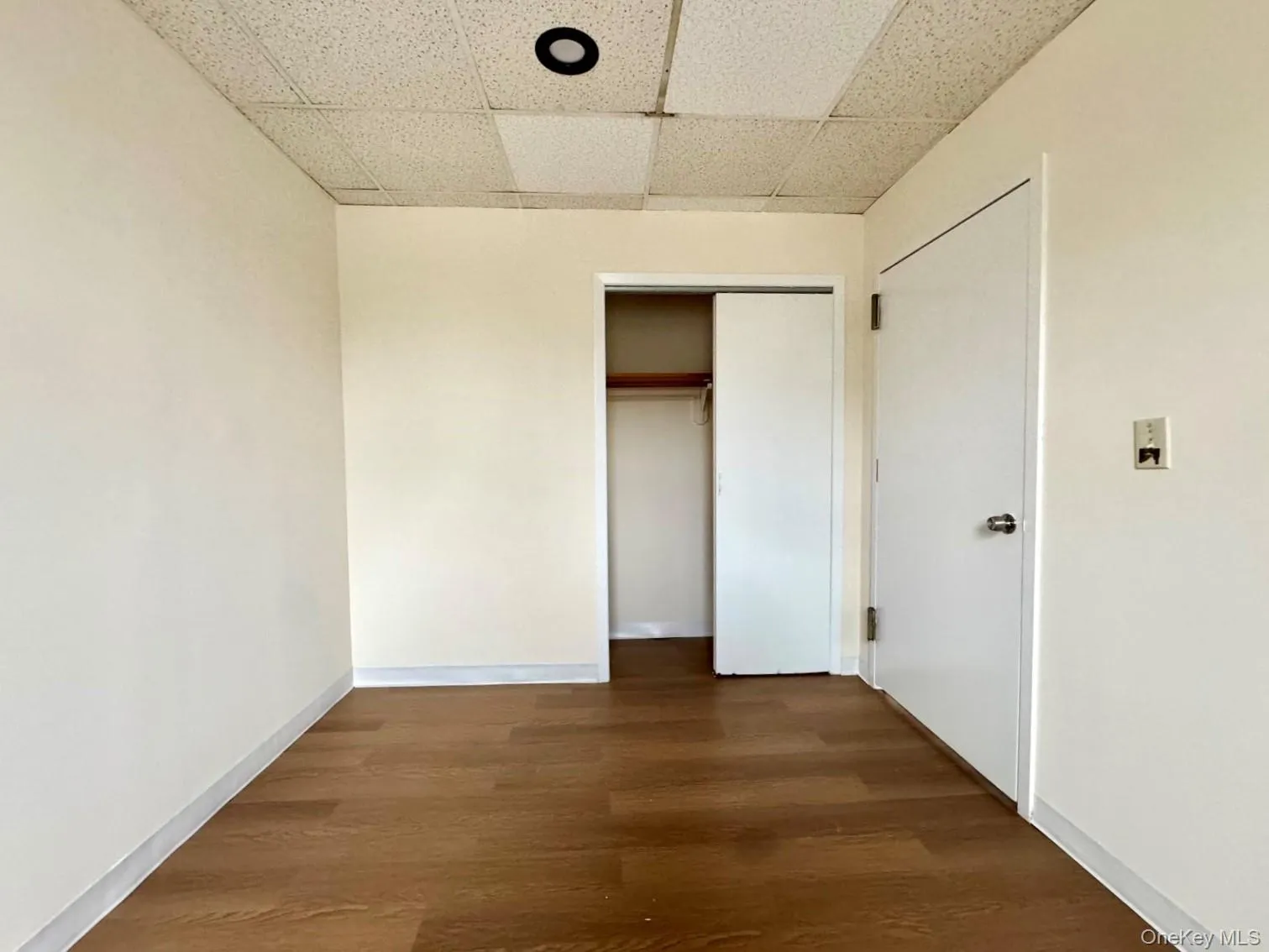 247-77 Jericho Turnpike, New York, NY, 1 Bedroom Bedrooms, 4 Rooms Rooms,1 BathroomBathrooms,Residential Lease,Idx,Jericho,0,918869 247-77 Jericho Turnpike, New York, NY, 1 Bedroom Bedrooms, 4 Rooms Rooms,1 BathroomBathrooms,Residential Lease,Idx,Jericho,0,918869