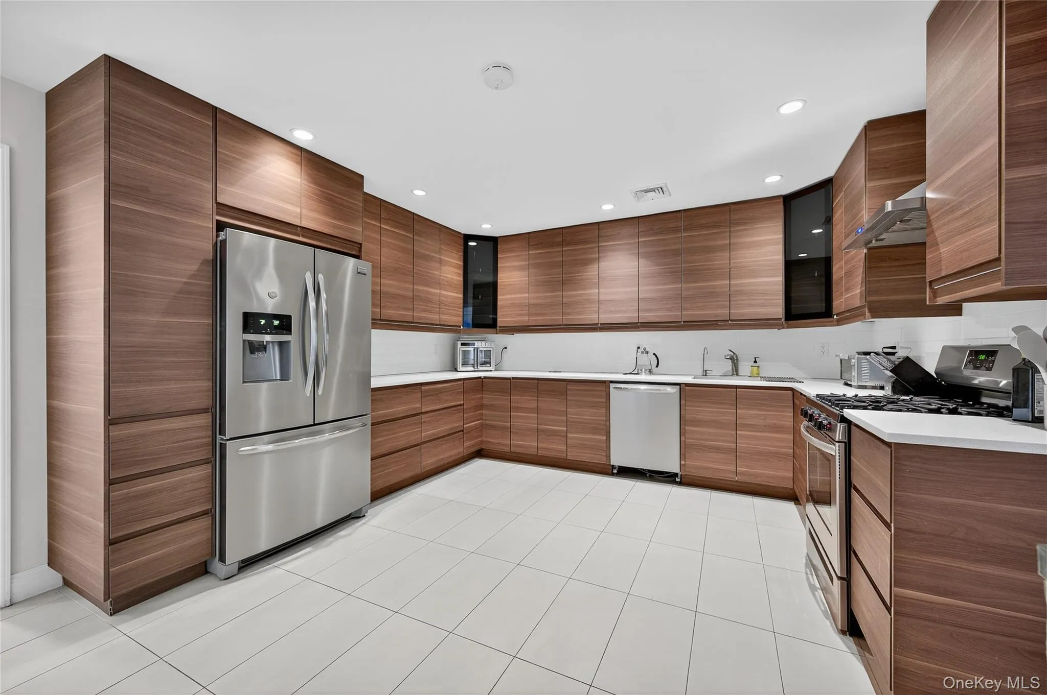 634 Park Avenue, Huntington, NY, 1 Bedroom Bedrooms, 14 Rooms Rooms,1 BathroomBathrooms,Residential,For Rent,Park,0,918907 634 Park Avenue, Huntington, NY, 1 Bedroom Bedrooms, 14 Rooms Rooms,1 BathroomBathrooms,Residential,For Rent,Park,0,918907