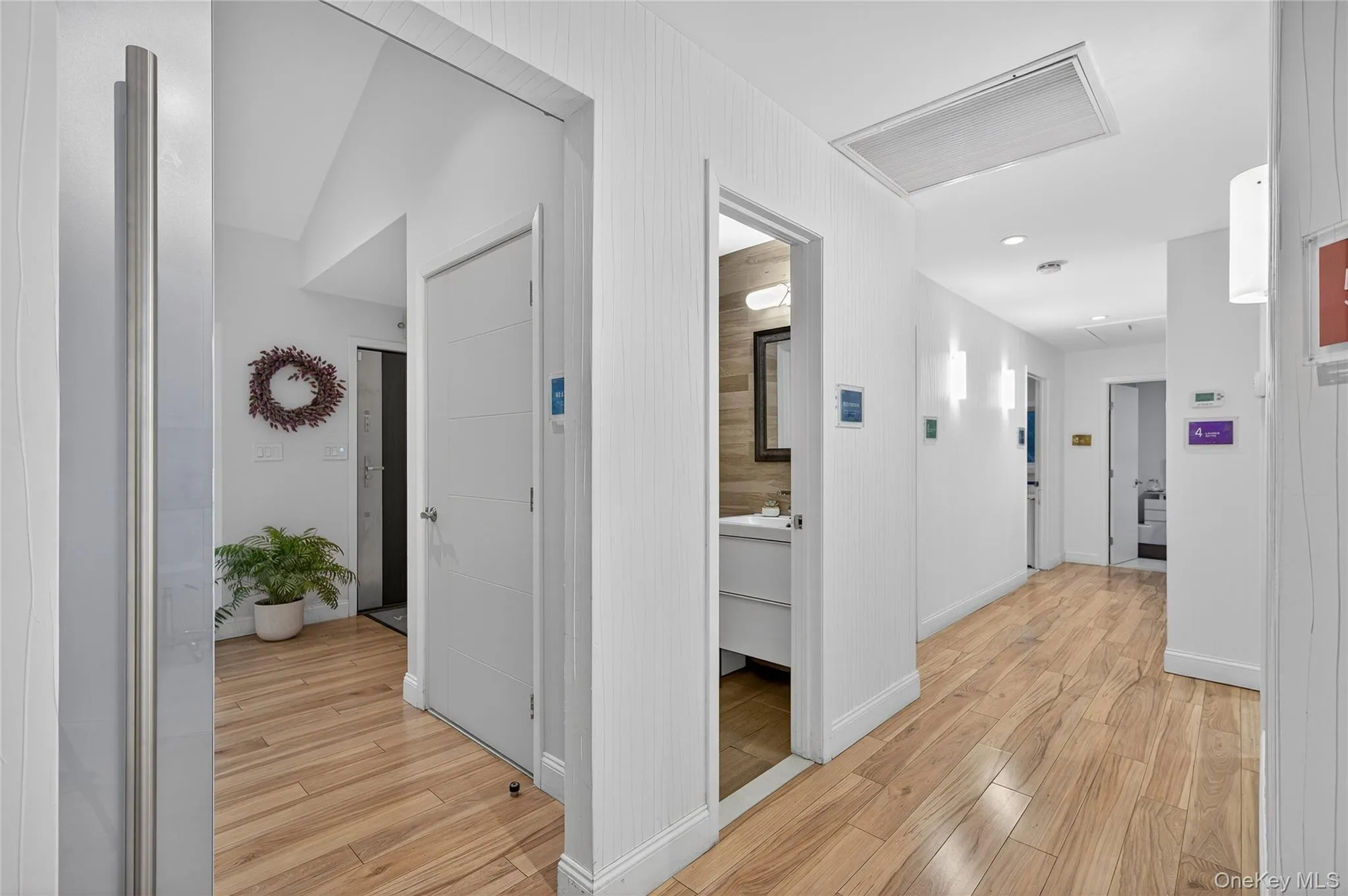 634 Park Avenue, Huntington, NY, 1 Bedroom Bedrooms, 14 Rooms Rooms,1 BathroomBathrooms,Residential,For Rent,Park,0,918907 634 Park Avenue, Huntington, NY, 1 Bedroom Bedrooms, 14 Rooms Rooms,1 BathroomBathrooms,Residential,For Rent,Park,0,918907