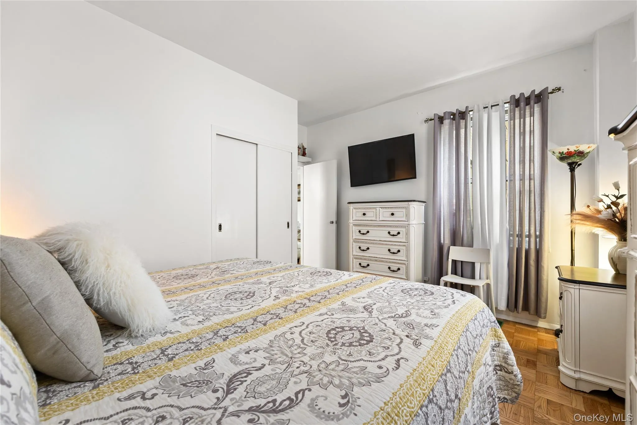 Bedroom with a closet Bedroom with a closet