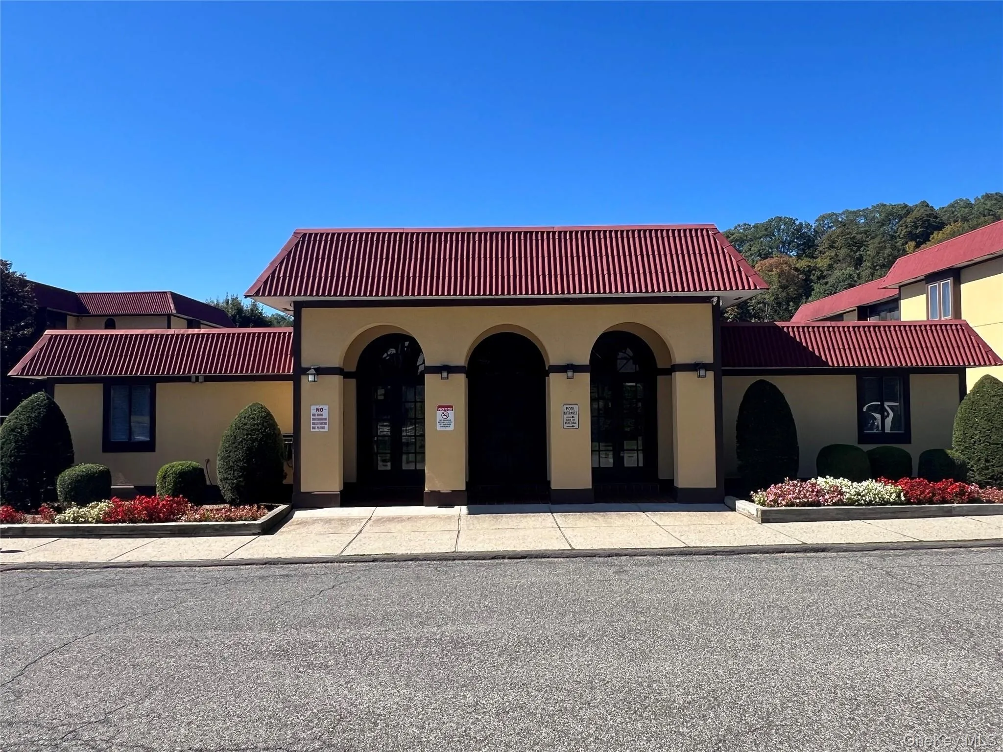 Front view of Clubhouse Front view of Clubhouse
