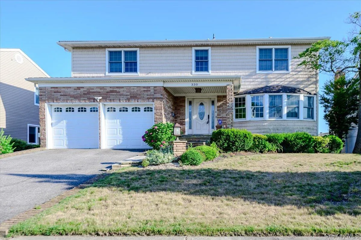 330 Harbor Drive, Hempstead, NY, 6 Bedrooms Bedrooms, 11 Rooms Rooms,4 BathroomsBathrooms,Residential,For Rent,Harbor,0,919181 330 Harbor Drive, Hempstead, NY, 6 Bedrooms Bedrooms, 11 Rooms Rooms,4 BathroomsBathrooms,Residential,For Rent,Harbor,0,919181