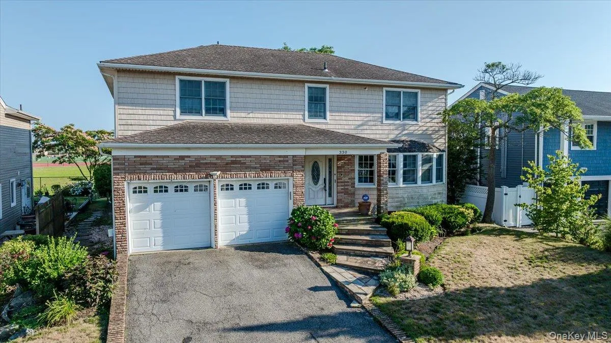 330 Harbor Drive, Hempstead, NY, 6 Bedrooms Bedrooms, 11 Rooms Rooms,4 BathroomsBathrooms,Residential,For Rent,Harbor,0,919181 330 Harbor Drive, Hempstead, NY, 6 Bedrooms Bedrooms, 11 Rooms Rooms,4 BathroomsBathrooms,Residential,For Rent,Harbor,0,919181