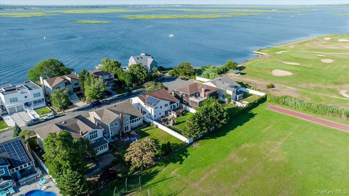 330 Harbor Drive, Hempstead, NY, 6 Bedrooms Bedrooms, 11 Rooms Rooms,4 BathroomsBathrooms,Residential,For Rent,Harbor,0,919181 330 Harbor Drive, Hempstead, NY, 6 Bedrooms Bedrooms, 11 Rooms Rooms,4 BathroomsBathrooms,Residential,For Rent,Harbor,0,919181