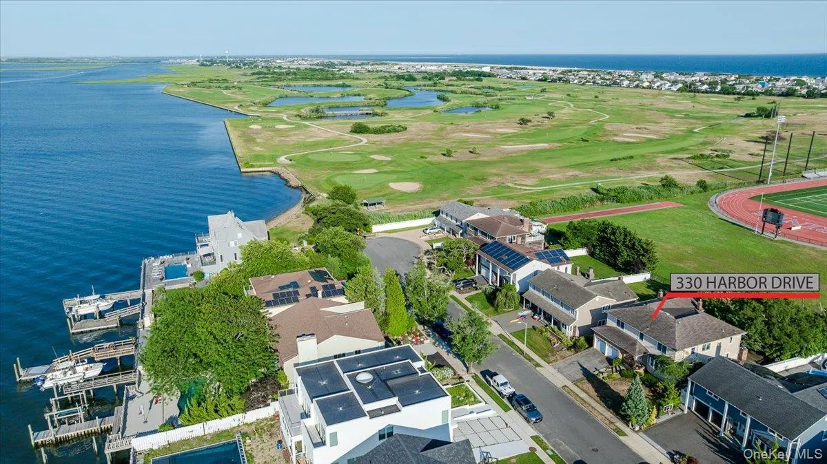 330 Harbor Drive, Hempstead, NY, 6 Bedrooms Bedrooms, 11 Rooms Rooms,4 BathroomsBathrooms,Residential,For Rent,Harbor,0,919181 330 Harbor Drive, Hempstead, NY, 6 Bedrooms Bedrooms, 11 Rooms Rooms,4 BathroomsBathrooms,Residential,For Rent,Harbor,0,919181
