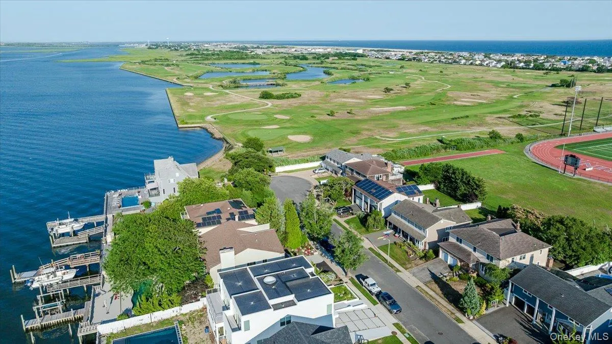 330 Harbor Drive, Hempstead, NY, 6 Bedrooms Bedrooms, 11 Rooms Rooms,4 BathroomsBathrooms,Residential,For Rent,Harbor,0,919181 330 Harbor Drive, Hempstead, NY, 6 Bedrooms Bedrooms, 11 Rooms Rooms,4 BathroomsBathrooms,Residential,For Rent,Harbor,0,919181