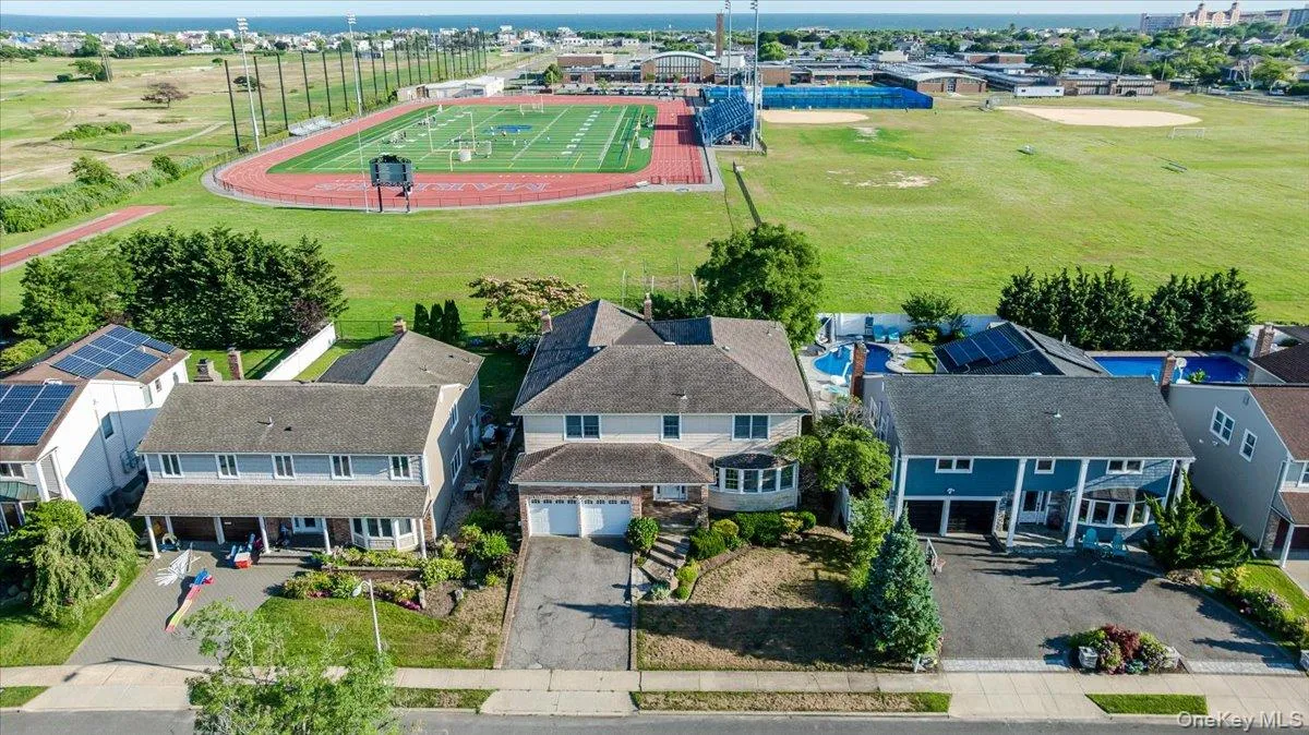 330 Harbor Drive, Hempstead, NY, 6 Bedrooms Bedrooms, 11 Rooms Rooms,4 BathroomsBathrooms,Residential,For Rent,Harbor,0,919181 330 Harbor Drive, Hempstead, NY, 6 Bedrooms Bedrooms, 11 Rooms Rooms,4 BathroomsBathrooms,Residential,For Rent,Harbor,0,919181