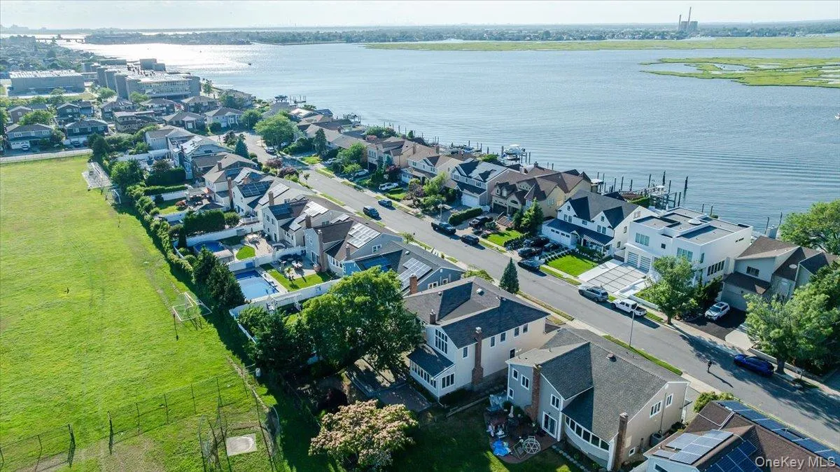 330 Harbor Drive, Hempstead, NY, 6 Bedrooms Bedrooms, 11 Rooms Rooms,4 BathroomsBathrooms,Residential,For Rent,Harbor,0,919181 330 Harbor Drive, Hempstead, NY, 6 Bedrooms Bedrooms, 11 Rooms Rooms,4 BathroomsBathrooms,Residential,For Rent,Harbor,0,919181