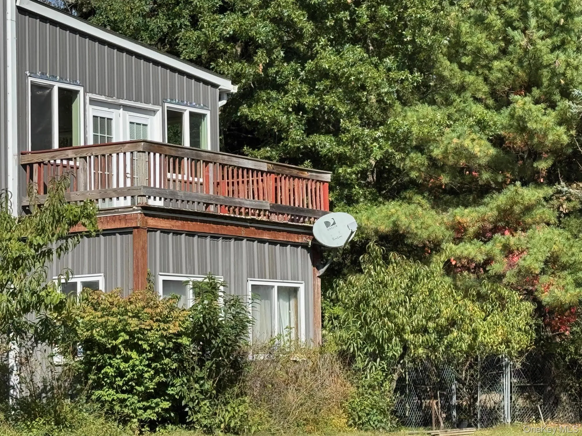 View of the second floor apartment with balcony. View of the second floor apartment with balcony.