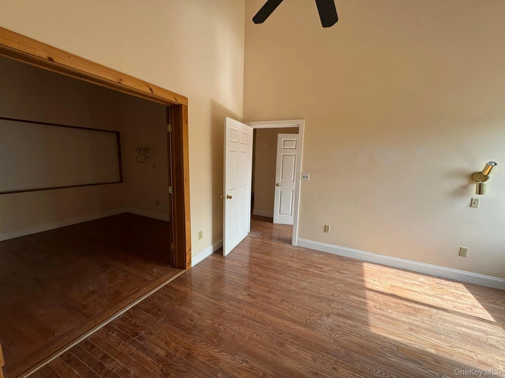 Bedroom #1 with high ceilings and nice flooring... Bedroom #1 with high ceilings and nice flooring...