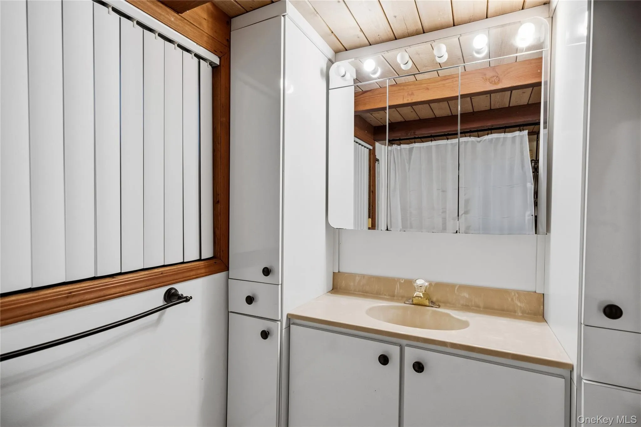 714 Riviera Drive, Brookhaven, NY, 2 Bedrooms Bedrooms, 5 Rooms Rooms,1 BathroomBathrooms,Residential,For Rent,Riviera,0,919241 714 Riviera Drive, Brookhaven, NY, 2 Bedrooms Bedrooms, 5 Rooms Rooms,1 BathroomBathrooms,Residential,For Rent,Riviera,0,919241