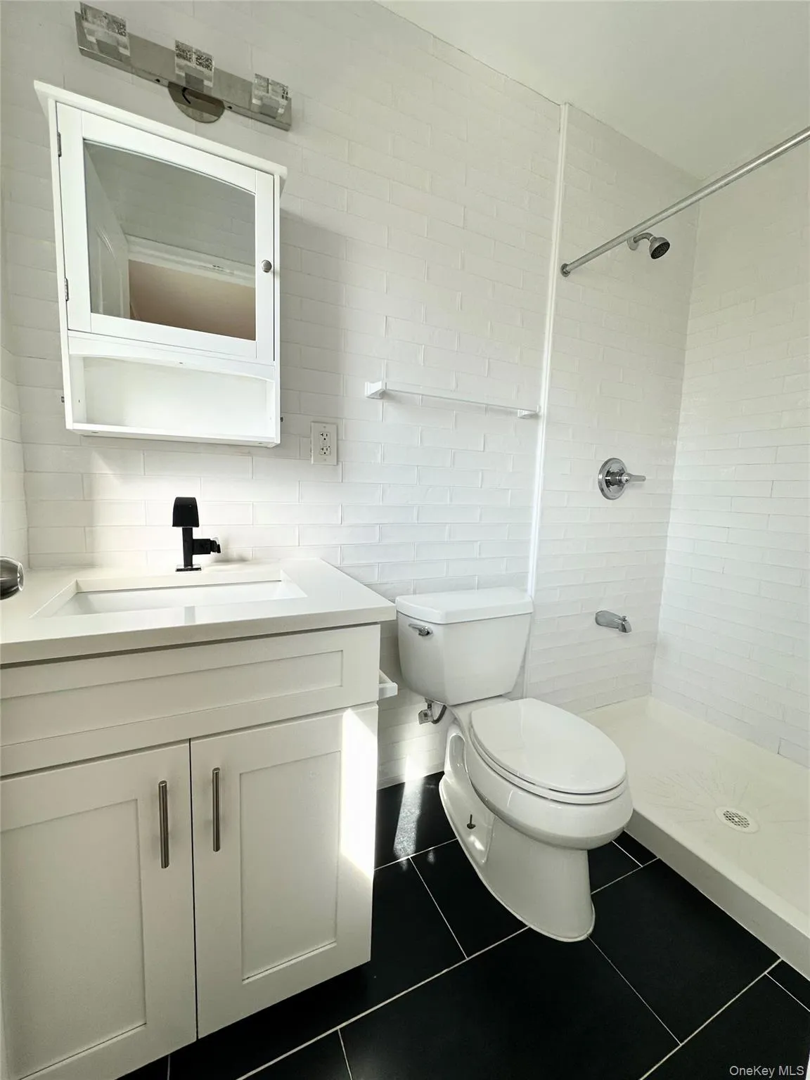 2 Radnor Court, Oyster Bay, NY, 3 Bedroom Bedrooms, 7 Room Rooms,3 BathroomBathrooms,Residential Lease,For Rent,Radnor,0,919352 2 Radnor Court, Oyster Bay, NY, 3 Bedroom Bedrooms, 7 Room Rooms,3 BathroomBathrooms,Residential Lease,For Rent,Radnor,0,919352