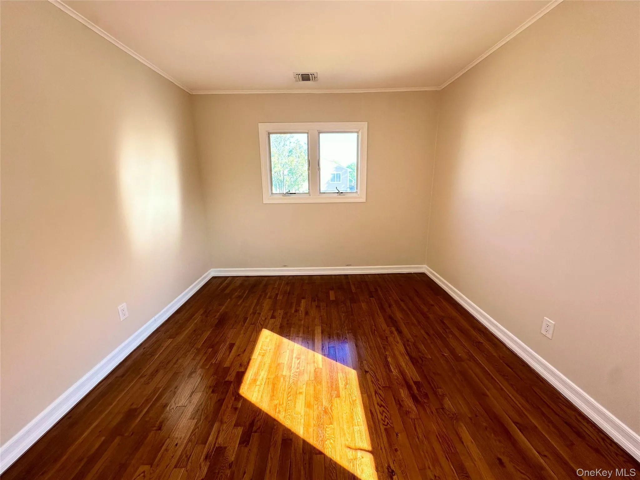 2 Radnor Court, Oyster Bay, NY, 3 Bedroom Bedrooms, 7 Room Rooms,3 BathroomBathrooms,Residential Lease,For Rent,Radnor,0,919352 2 Radnor Court, Oyster Bay, NY, 3 Bedroom Bedrooms, 7 Room Rooms,3 BathroomBathrooms,Residential Lease,For Rent,Radnor,0,919352