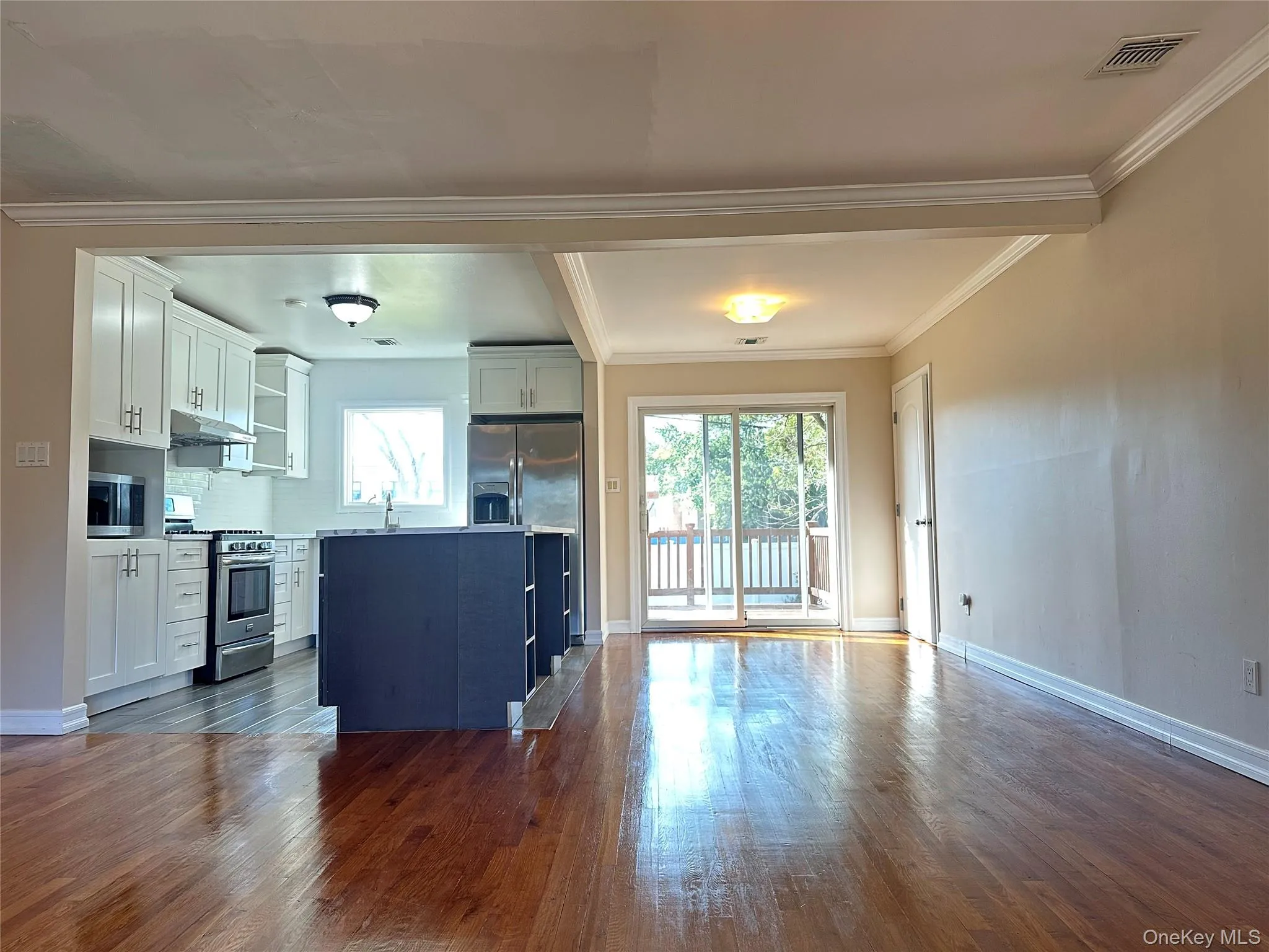 2 Radnor Court, Oyster Bay, NY, 3 Bedroom Bedrooms, 7 Room Rooms,3 BathroomBathrooms,Residential Lease,For Rent,Radnor,0,919352 2 Radnor Court, Oyster Bay, NY, 3 Bedroom Bedrooms, 7 Room Rooms,3 BathroomBathrooms,Residential Lease,For Rent,Radnor,0,919352