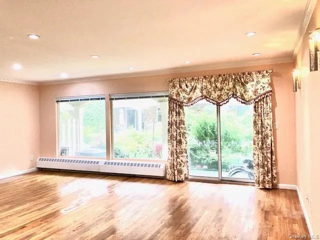 12-31 Robin Lane, New York, NY, 2 Bedrooms Bedrooms, 7 Rooms Rooms,2 BathroomsBathrooms,Residential Sale,For Rent,Robin,0,919415 12-31 Robin Lane, New York, NY, 2 Bedrooms Bedrooms, 7 Rooms Rooms,2 BathroomsBathrooms,Residential Sale,For Rent,Robin,0,919415