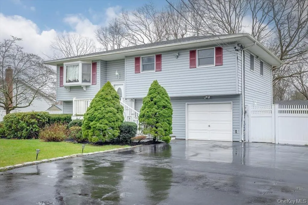 Bi-level home Bi-level home