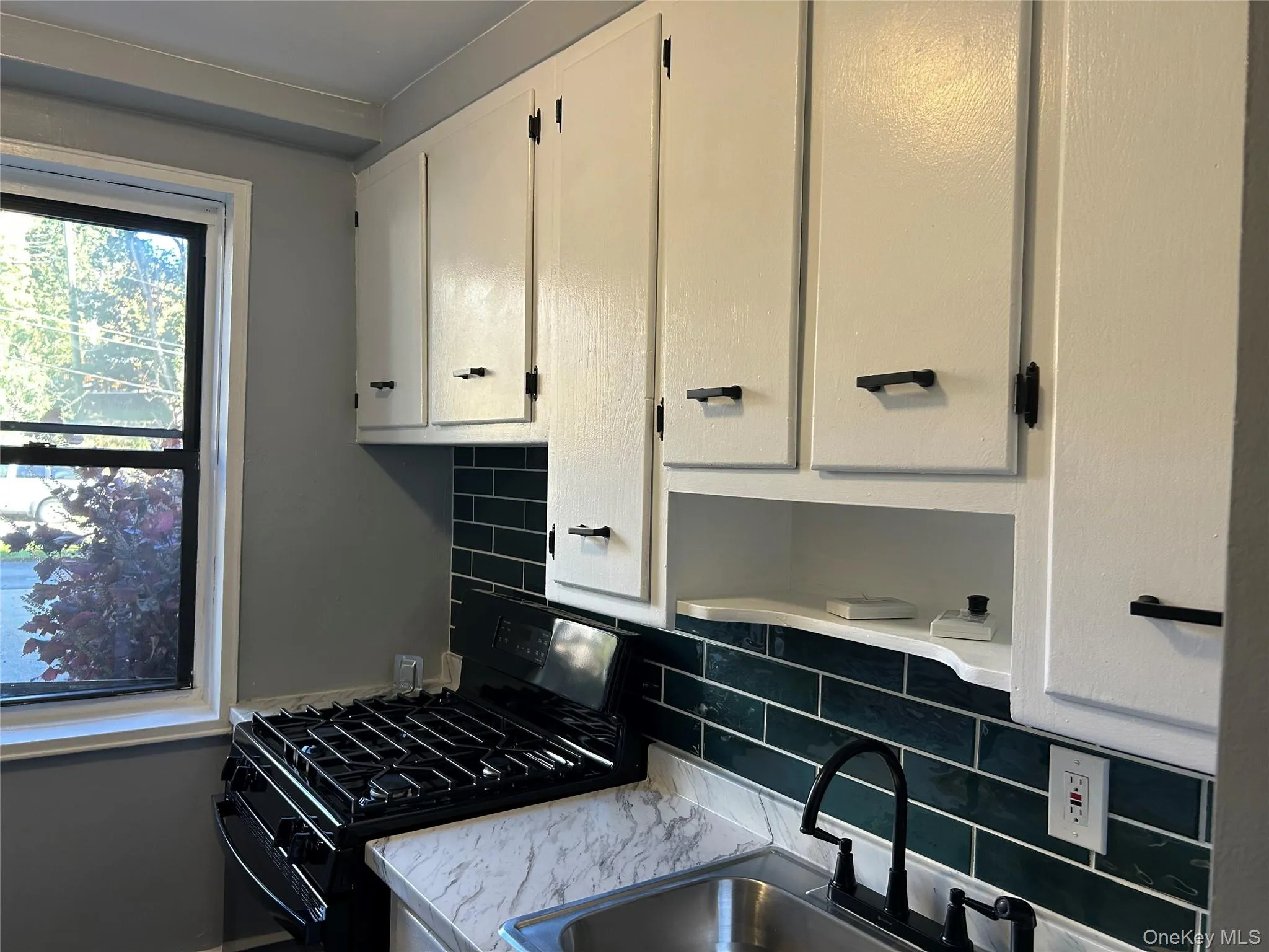 Lots of Cabinet Space Lots of Cabinet Space