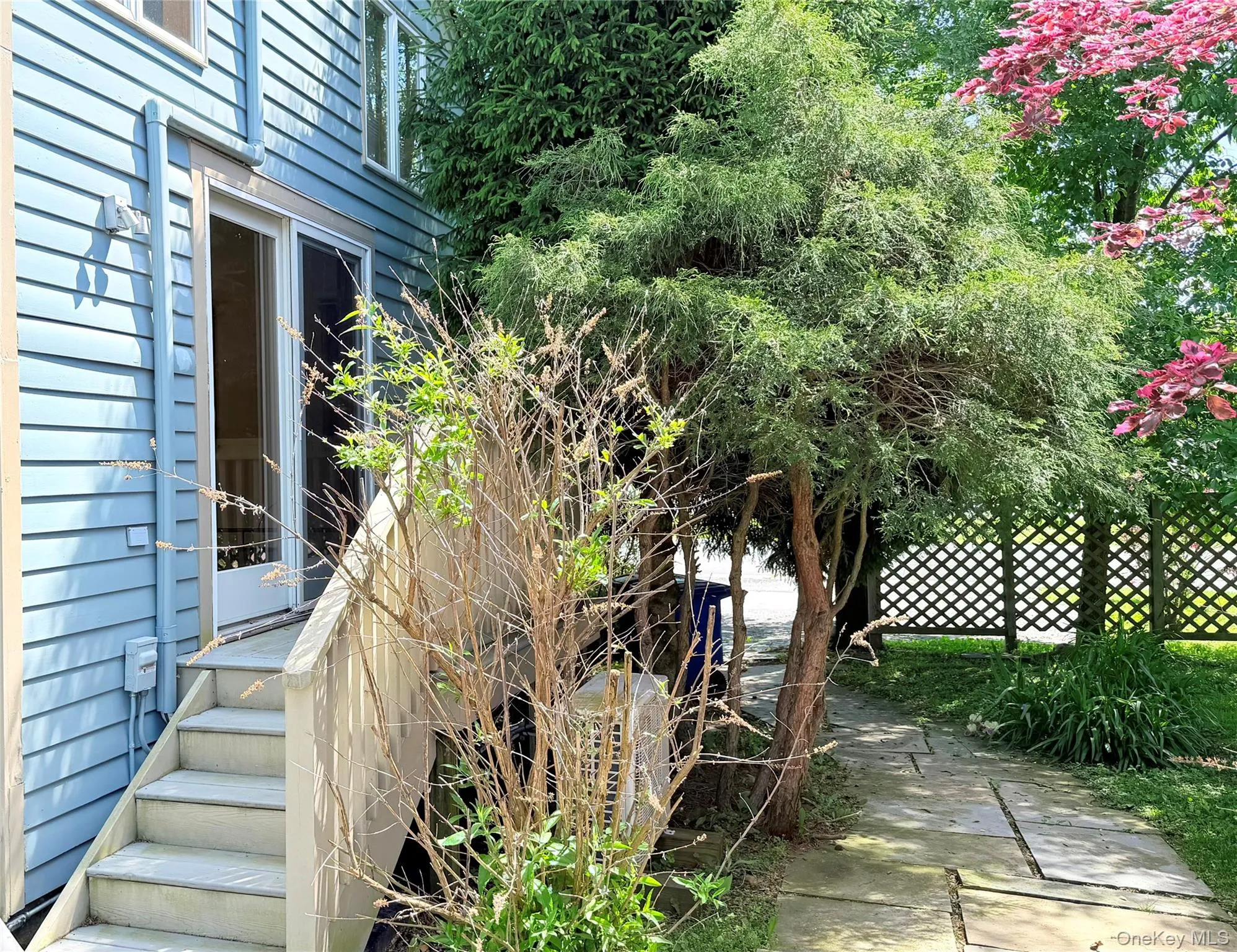 Walkway with landscaping Walkway with landscaping