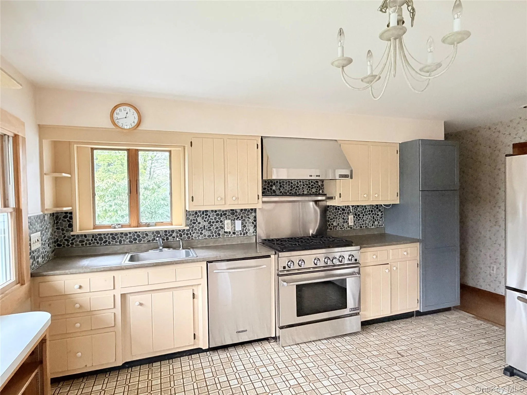 82 Wallkill Avenue, Montgomery, NY, 5 Bedrooms Bedrooms, 10 Rooms Rooms,2 BathroomsBathrooms,Residential,For Rent,Wallkill,0,919648 82 Wallkill Avenue, Montgomery, NY, 5 Bedrooms Bedrooms, 10 Rooms Rooms,2 BathroomsBathrooms,Residential,For Rent,Wallkill,0,919648