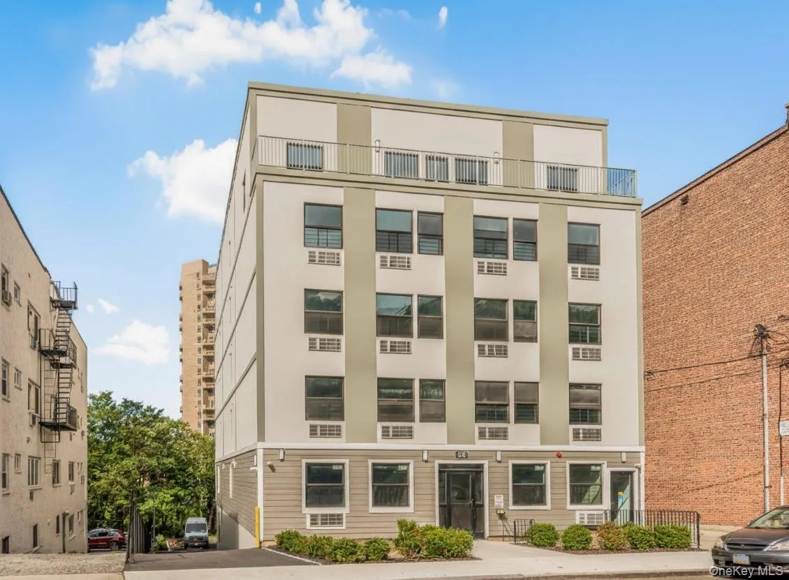 View of apartment building / complex View of apartment building / complex