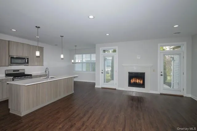 198 Sutton Court, Brookhaven, NY, 2 Bedrooms Bedrooms, 6 Rooms Rooms,2 BathroomsBathrooms,Residential Lease,Idx,Sutton,0,919861 198 Sutton Court, Brookhaven, NY, 2 Bedrooms Bedrooms, 6 Rooms Rooms,2 BathroomsBathrooms,Residential Lease,Idx,Sutton,0,919861