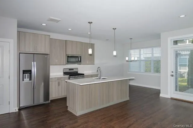 198 Sutton Court, Brookhaven, NY, 2 Bedrooms Bedrooms, 6 Rooms Rooms,2 BathroomsBathrooms,Residential Lease,Idx,Sutton,0,919861 198 Sutton Court, Brookhaven, NY, 2 Bedrooms Bedrooms, 6 Rooms Rooms,2 BathroomsBathrooms,Residential Lease,Idx,Sutton,0,919861