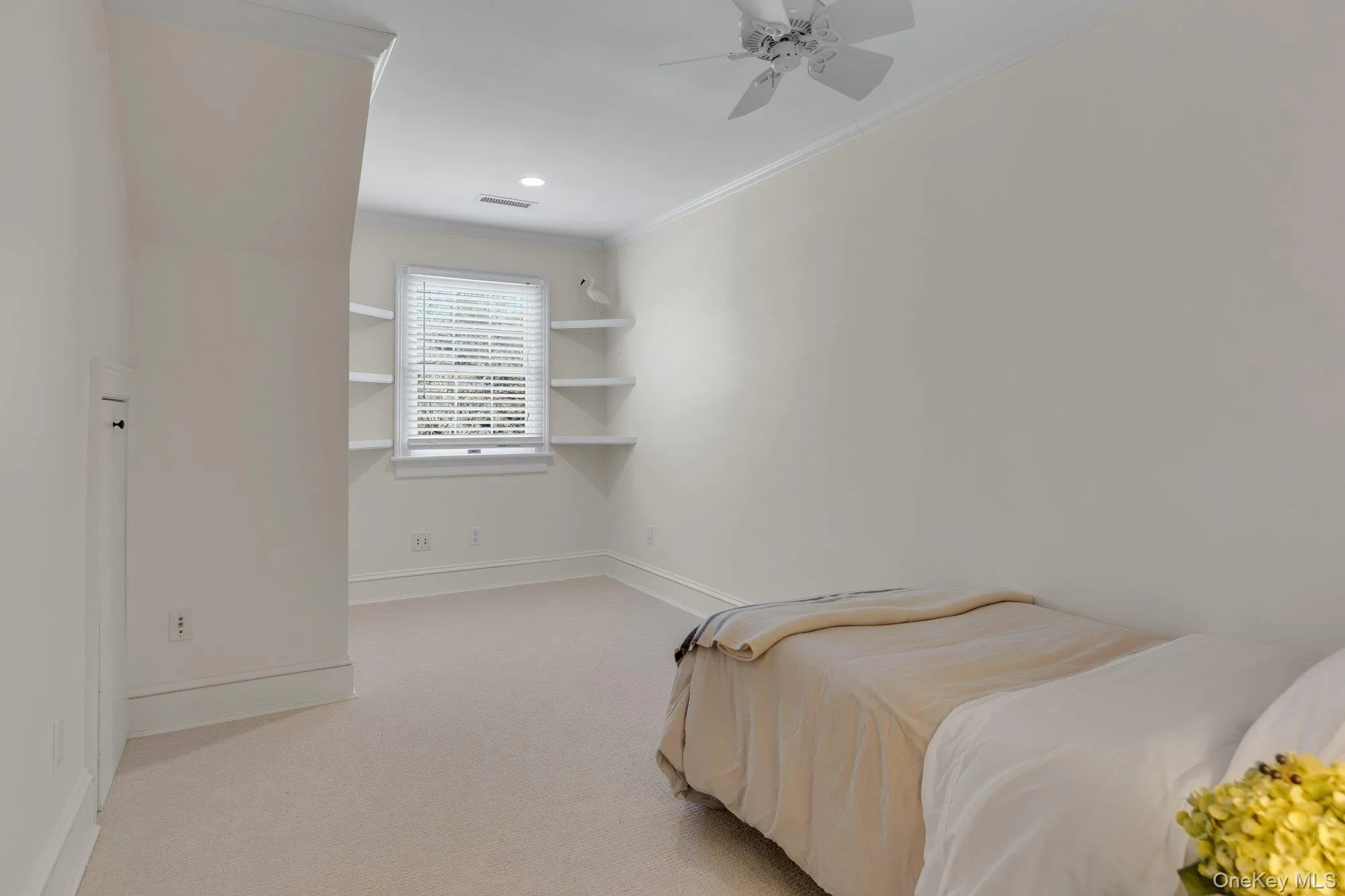 18 Landing Lane, Southampton, NY, 5 Bedrooms Bedrooms, 10 Rooms Rooms,3 BathroomsBathrooms,Residential,For Rent,Landing,0,920027 18 Landing Lane, Southampton, NY, 5 Bedrooms Bedrooms, 10 Rooms Rooms,3 BathroomsBathrooms,Residential,For Rent,Landing,0,920027