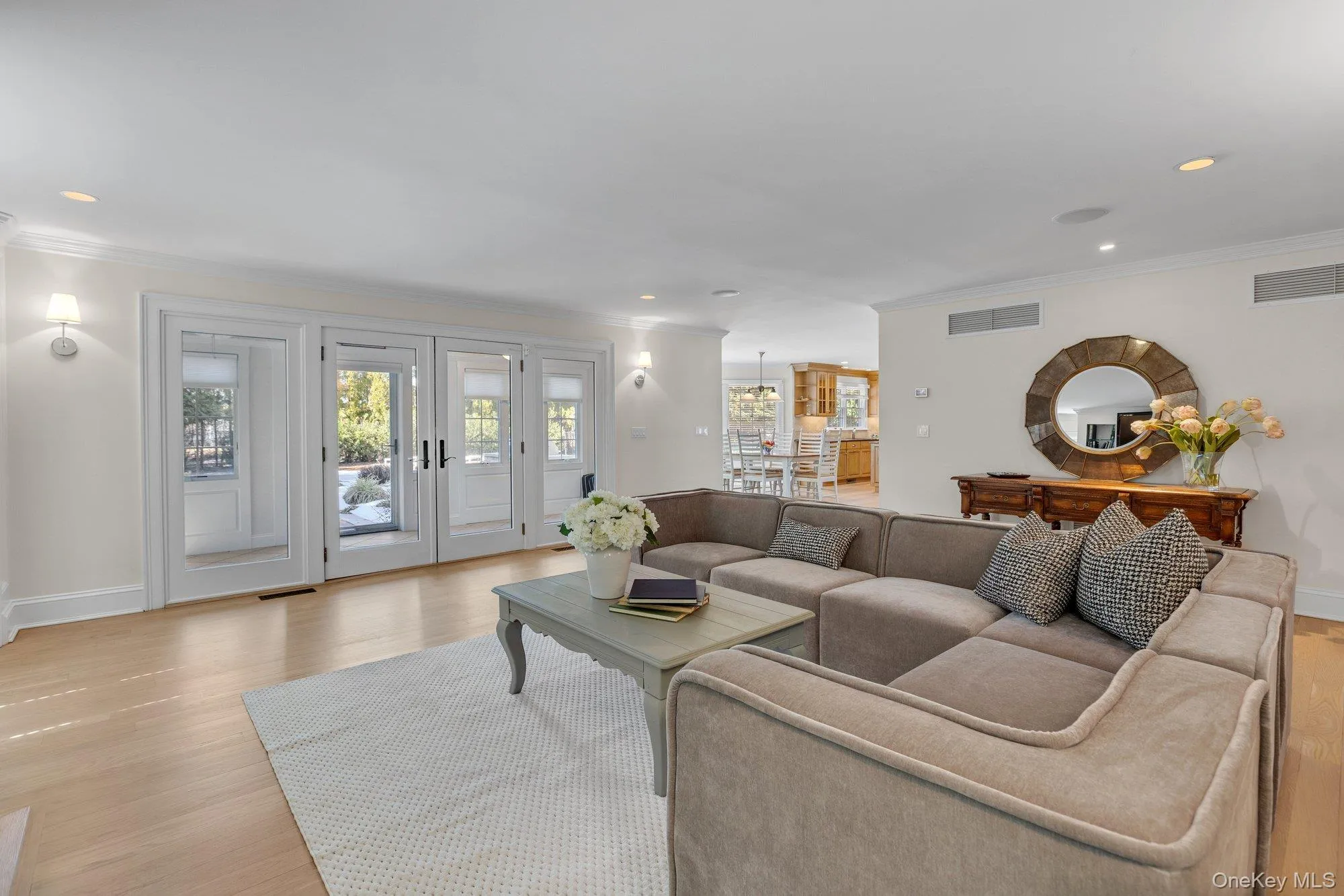 18 Landing Lane, Southampton, NY, 5 Bedrooms Bedrooms, 10 Rooms Rooms,3 BathroomsBathrooms,Residential,For Rent,Landing,0,920027 18 Landing Lane, Southampton, NY, 5 Bedrooms Bedrooms, 10 Rooms Rooms,3 BathroomsBathrooms,Residential,For Rent,Landing,0,920027