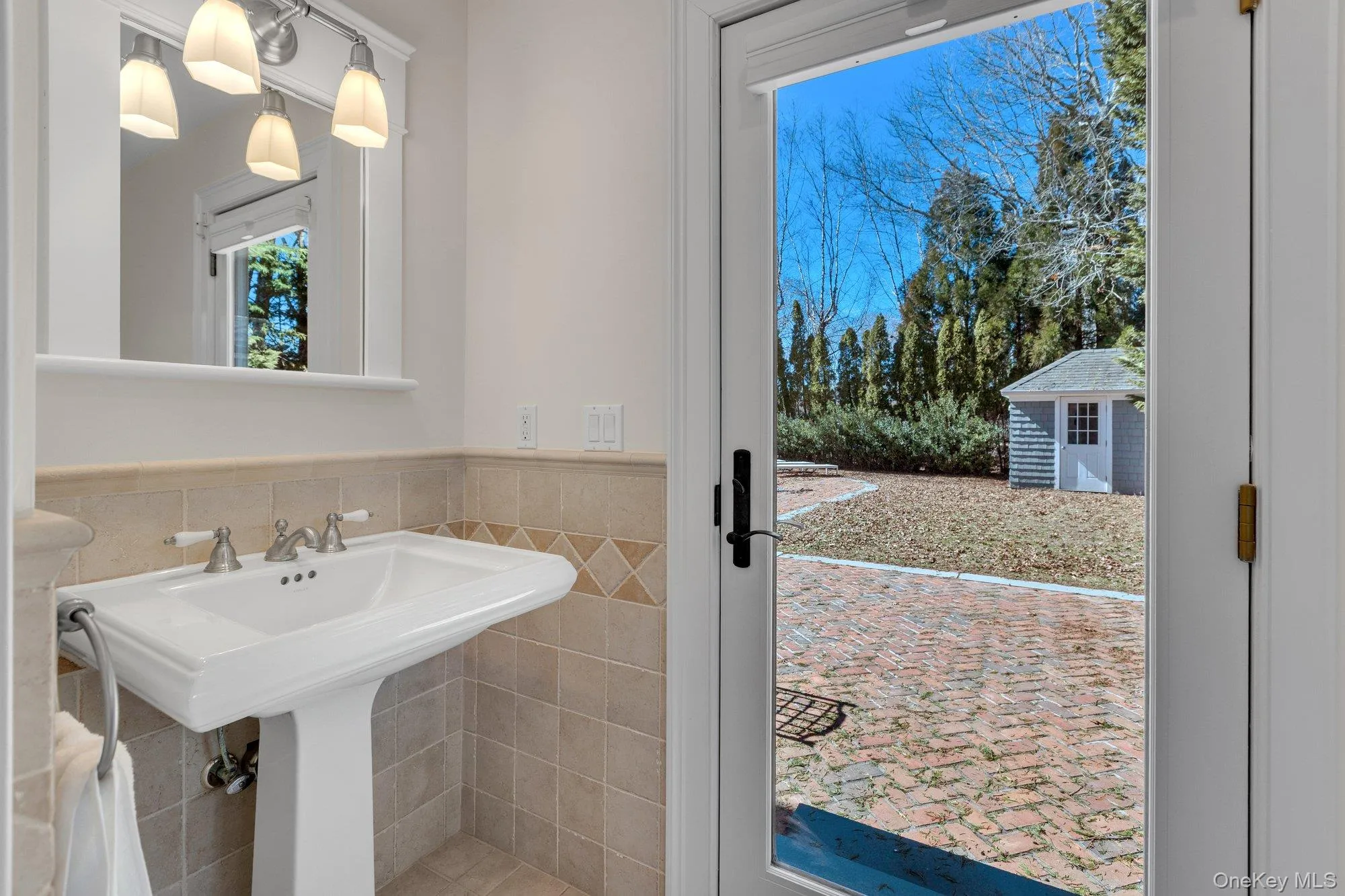 18 Landing Lane, Southampton, NY, 5 Bedrooms Bedrooms, 10 Rooms Rooms,3 BathroomsBathrooms,Residential,For Rent,Landing,0,920027 18 Landing Lane, Southampton, NY, 5 Bedrooms Bedrooms, 10 Rooms Rooms,3 BathroomsBathrooms,Residential,For Rent,Landing,0,920027