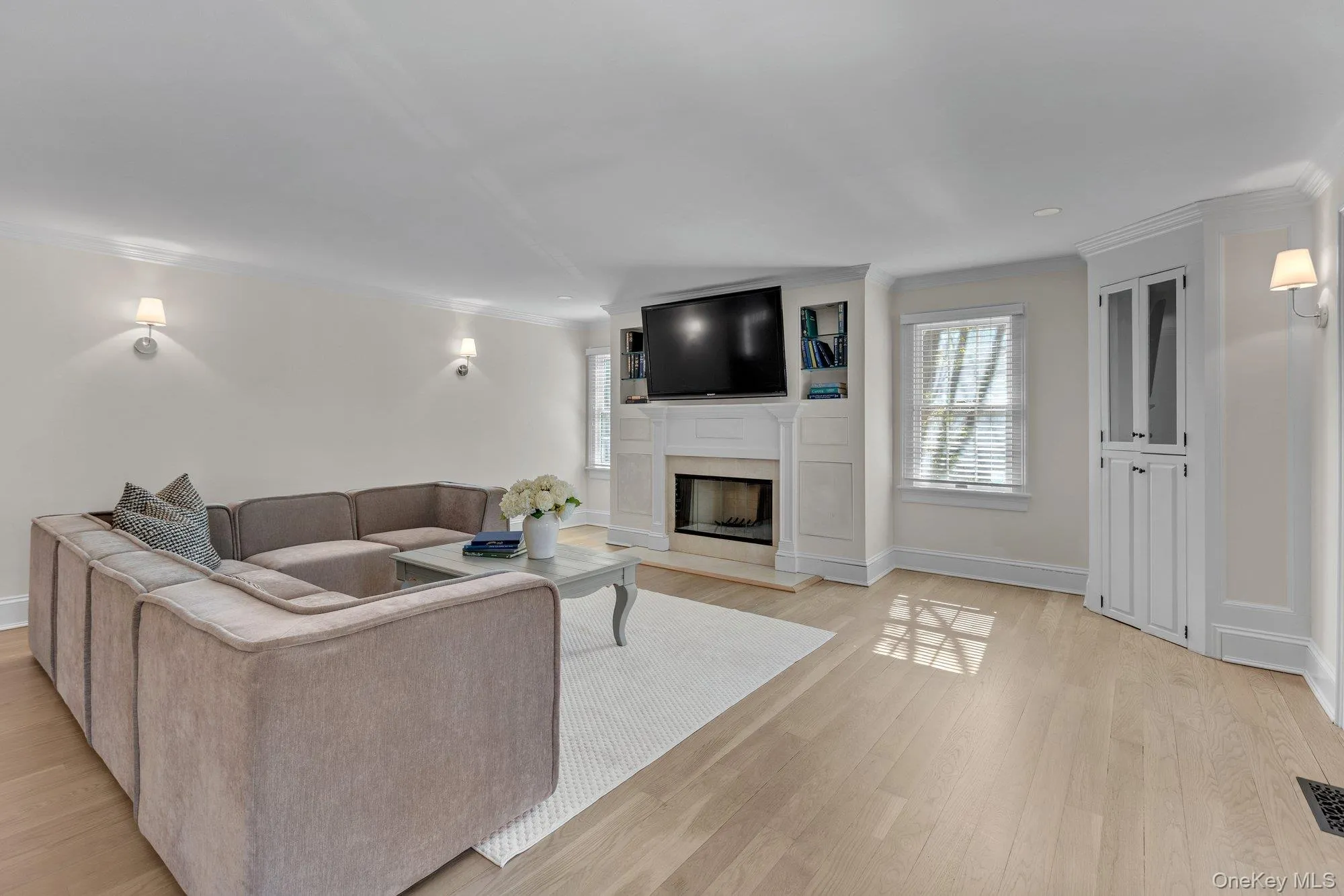 18 Landing Lane, Southampton, NY, 5 Bedrooms Bedrooms, 10 Rooms Rooms,3 BathroomsBathrooms,Residential,For Rent,Landing,0,920027 18 Landing Lane, Southampton, NY, 5 Bedrooms Bedrooms, 10 Rooms Rooms,3 BathroomsBathrooms,Residential,For Rent,Landing,0,920027