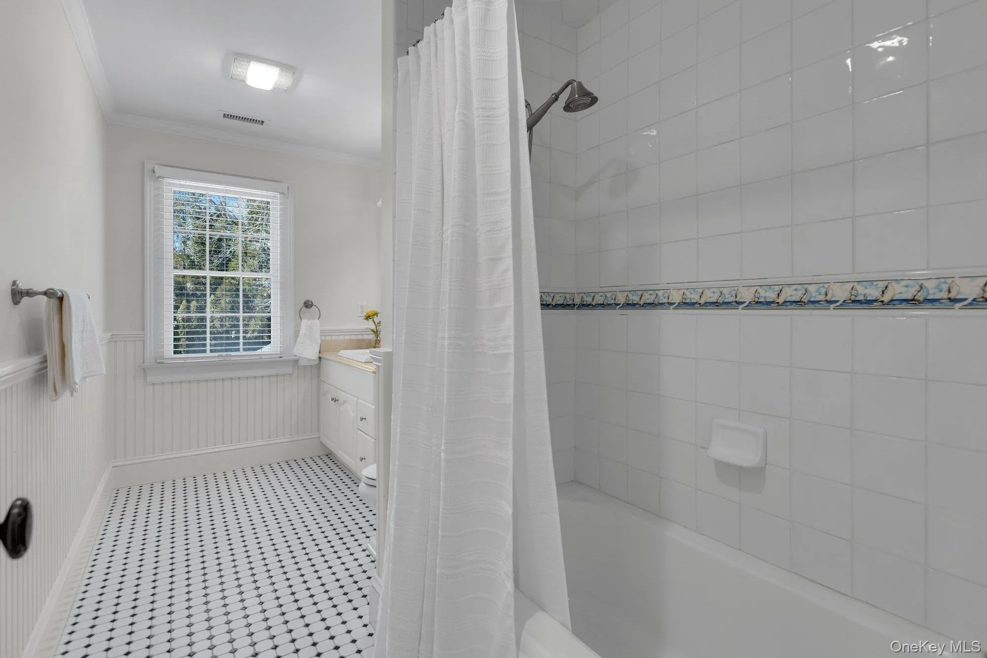 18 Landing Lane, Southampton, NY, 5 Bedrooms Bedrooms, 10 Rooms Rooms,3 BathroomsBathrooms,Residential,For Rent,Landing,0,920027 18 Landing Lane, Southampton, NY, 5 Bedrooms Bedrooms, 10 Rooms Rooms,3 BathroomsBathrooms,Residential,For Rent,Landing,0,920027