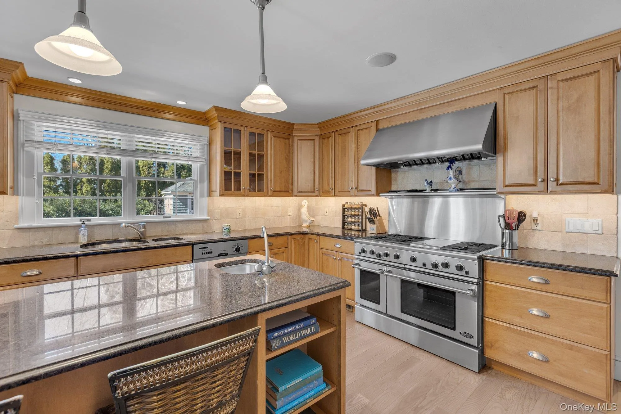 18 Landing Lane, Southampton, NY, 5 Bedrooms Bedrooms, 10 Rooms Rooms,3 BathroomsBathrooms,Residential,For Rent,Landing,0,920027 18 Landing Lane, Southampton, NY, 5 Bedrooms Bedrooms, 10 Rooms Rooms,3 BathroomsBathrooms,Residential,For Rent,Landing,0,920027
