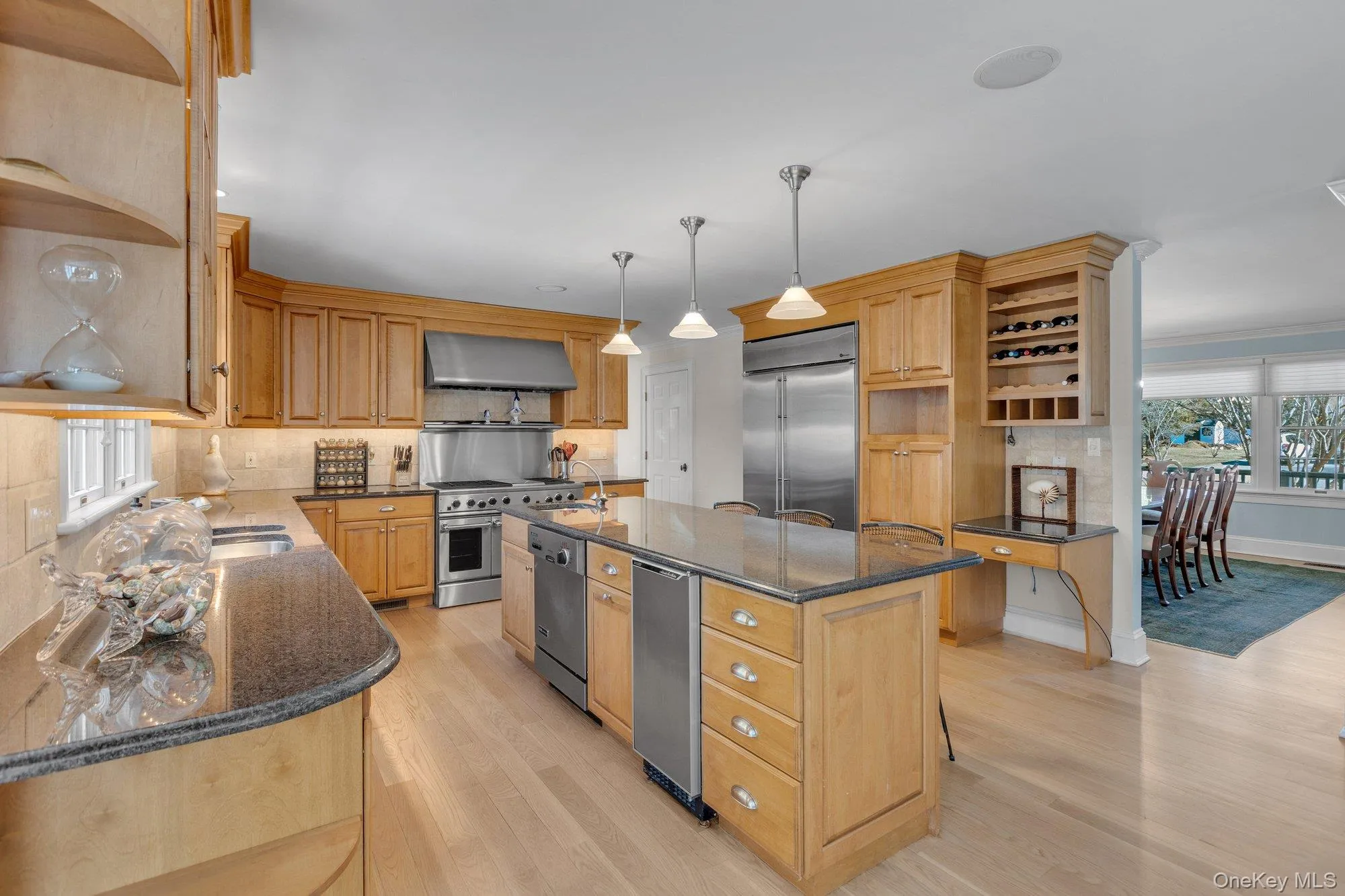 18 Landing Lane, Southampton, NY, 5 Bedrooms Bedrooms, 10 Rooms Rooms,3 BathroomsBathrooms,Residential,For Rent,Landing,0,920027 18 Landing Lane, Southampton, NY, 5 Bedrooms Bedrooms, 10 Rooms Rooms,3 BathroomsBathrooms,Residential,For Rent,Landing,0,920027