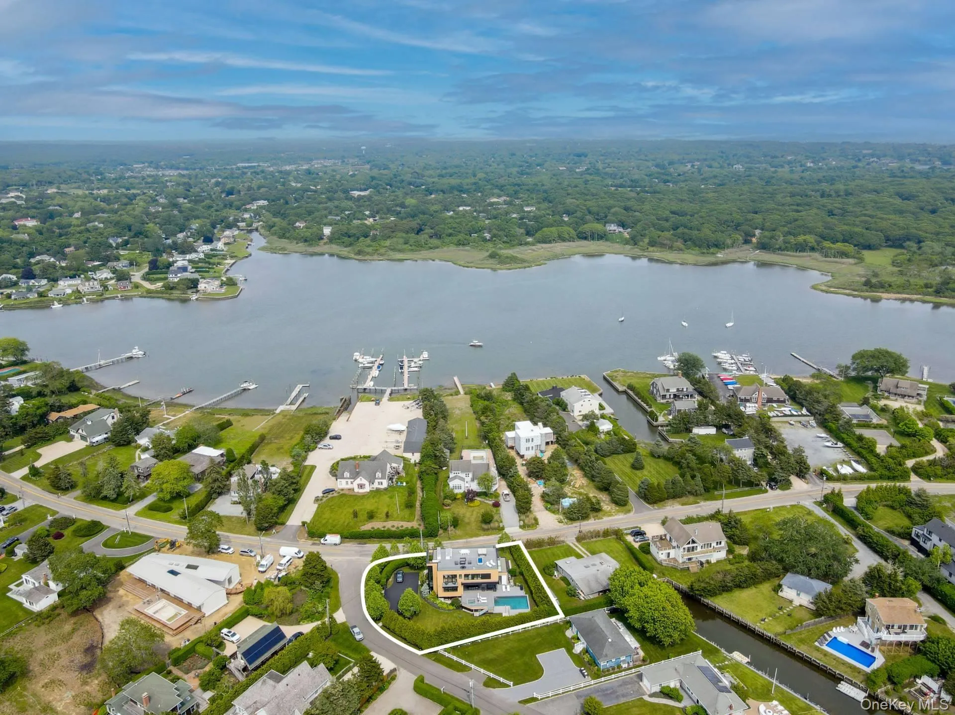 Close to Marina and Yacht Club Close to Marina and Yacht Club