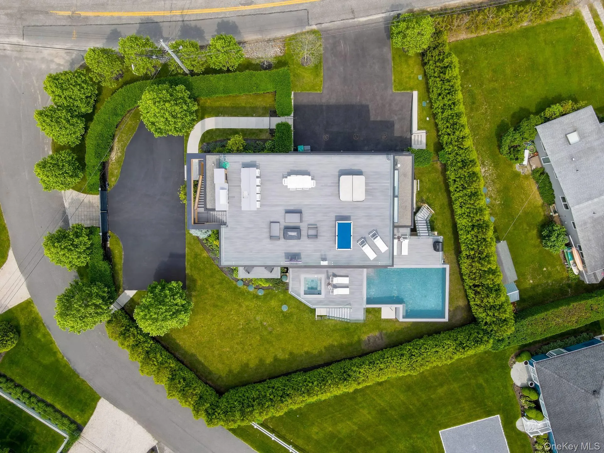 Birdseye view 4th Floor Roof Deck Birdseye view 4th Floor Roof Deck