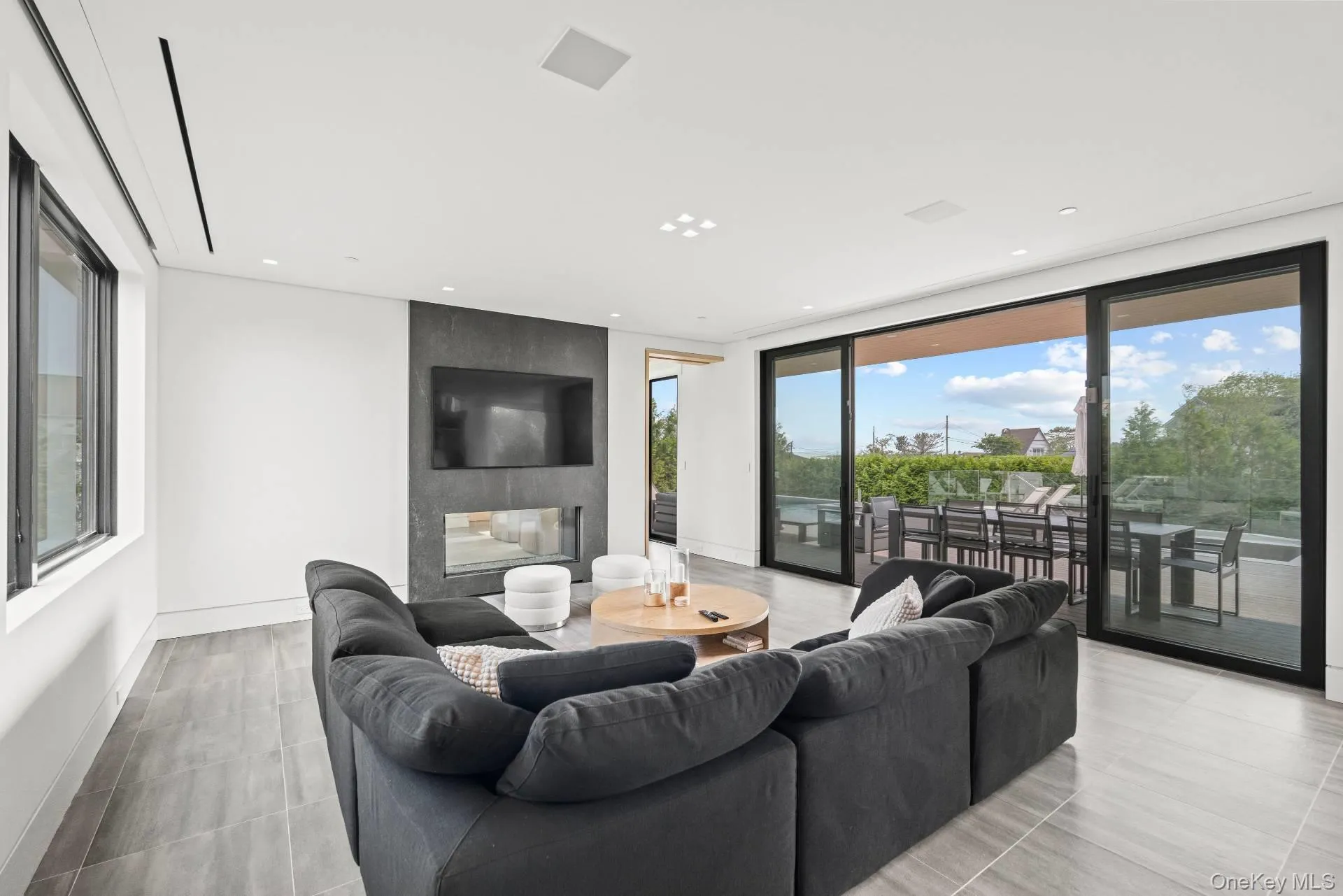 Plenty of Natural light! Plenty of Natural light!