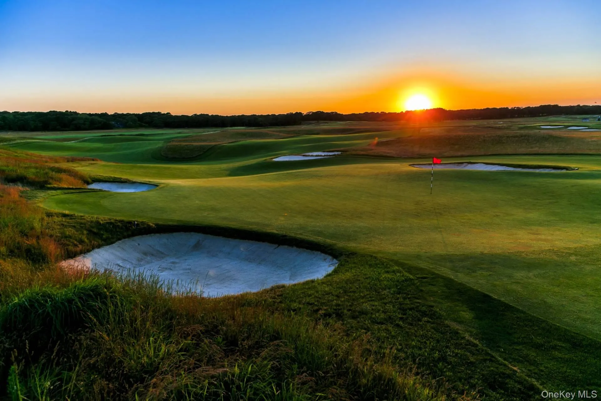 and Shinnecock Golf Club within seconds! and Shinnecock Golf Club within seconds!