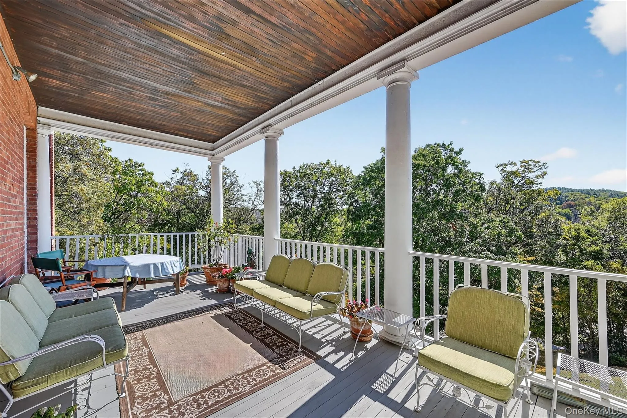 The back deck, accessed from either the dining room or living room has the most magnificent views. The back deck, accessed from either the dining room or living room has the most magnificent views.