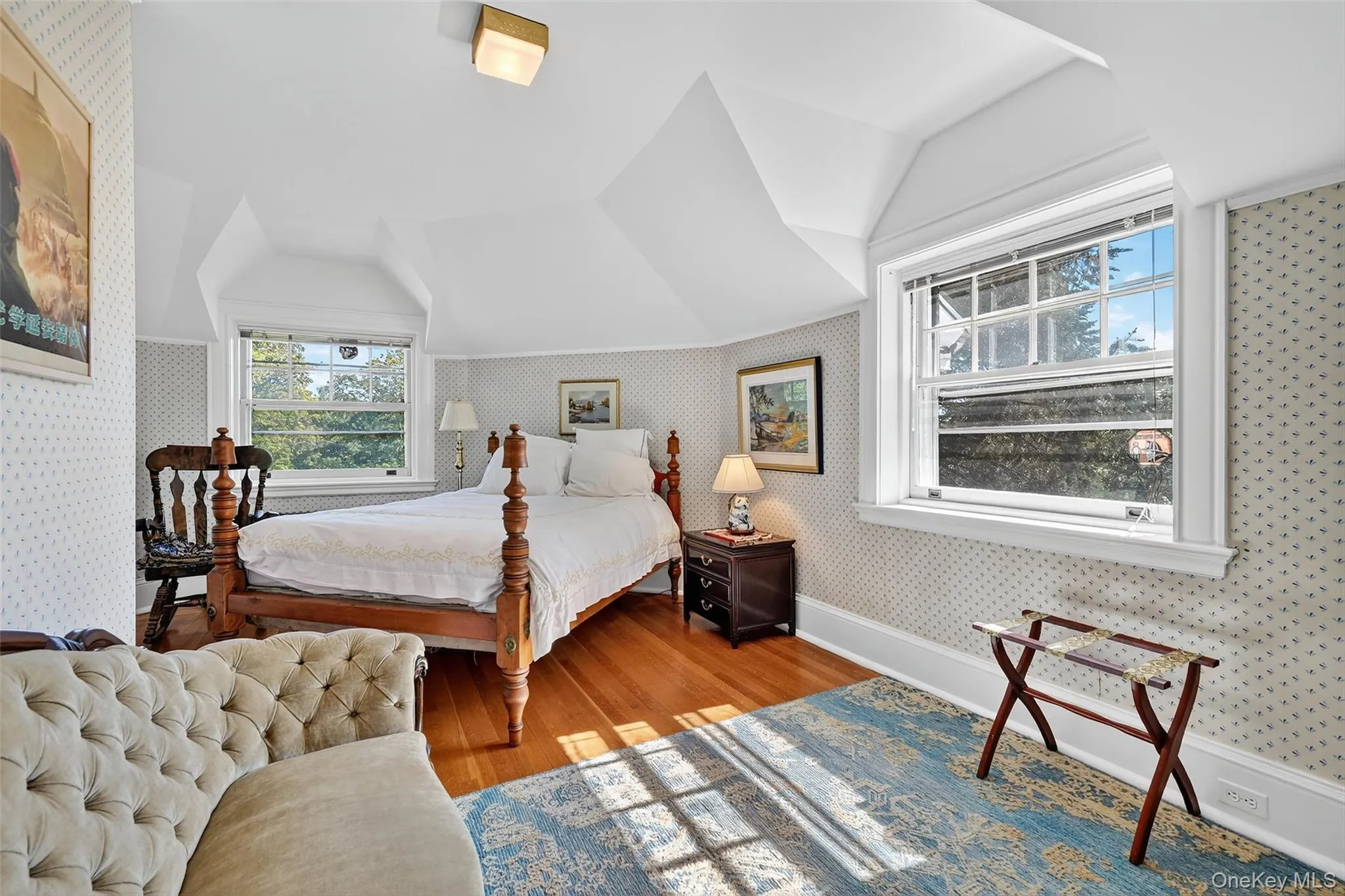 Bedroom #2 has southeasterly light and a vaulted ceiling. Bedroom #2 has southeasterly light and a vaulted ceiling.