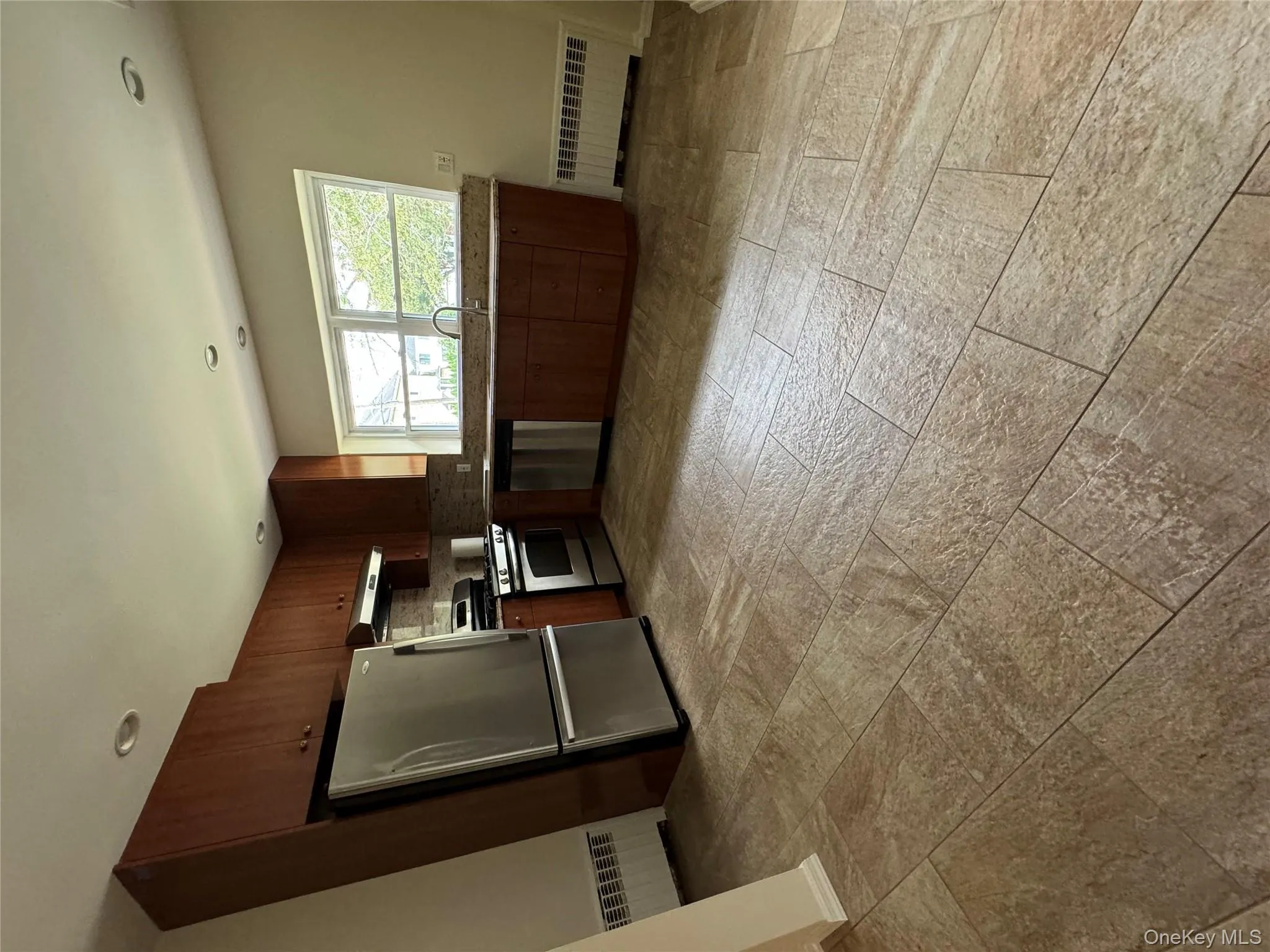 6 Highland Terrace, North Hempstead, NY, 3 Bedrooms Bedrooms, 6 Rooms Rooms,3 BathroomsBathrooms,Residential Lease,For Rent,Highland,0,921212 6 Highland Terrace, North Hempstead, NY, 3 Bedrooms Bedrooms, 6 Rooms Rooms,3 BathroomsBathrooms,Residential Lease,For Rent,Highland,0,921212
