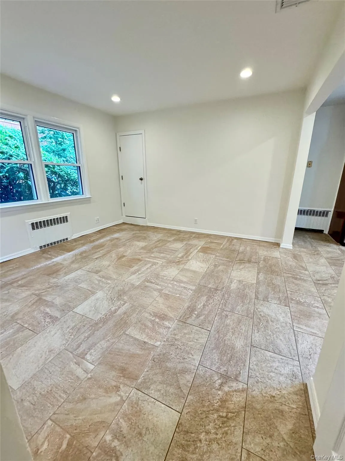 6 Highland Terrace, North Hempstead, NY, 3 Bedrooms Bedrooms, 6 Rooms Rooms,3 BathroomsBathrooms,Residential Lease,For Rent,Highland,0,921212 6 Highland Terrace, North Hempstead, NY, 3 Bedrooms Bedrooms, 6 Rooms Rooms,3 BathroomsBathrooms,Residential Lease,For Rent,Highland,0,921212