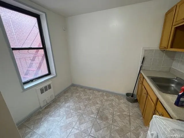 87-20 175th Street, New York, NY, 1 Bedroom Bedrooms, 4 Rooms Rooms,1 BathroomBathrooms,Residential Lease,For Rent,175th,0,921273 87-20 175th Street, New York, NY, 1 Bedroom Bedrooms, 4 Rooms Rooms,1 BathroomBathrooms,Residential Lease,For Rent,175th,0,921273